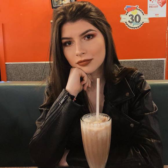 Meet your Posher, Clarissa - Picture 1 of 1